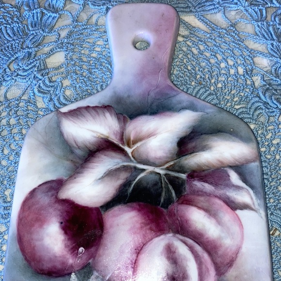 HANDCRAFTED PORCELAIN CUTTING BOARD, beautifully hand painted plums $25 - Picture 2 of 6